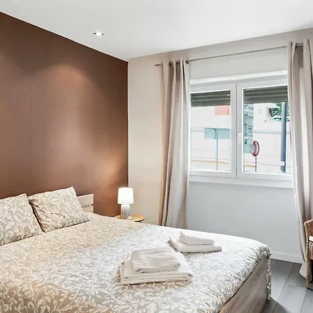 Beachside Zen 2bdr Flat In Lägenhet Paço de Arcos